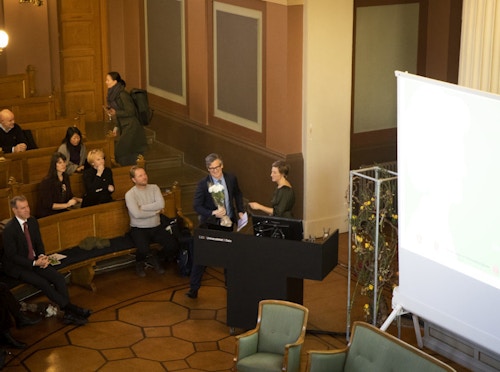 Bjorn Erik Thon og ordstyrer Elin Saga Kjorholt