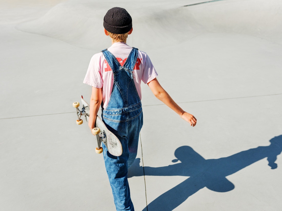 Barneombudet: gutt med skateboard