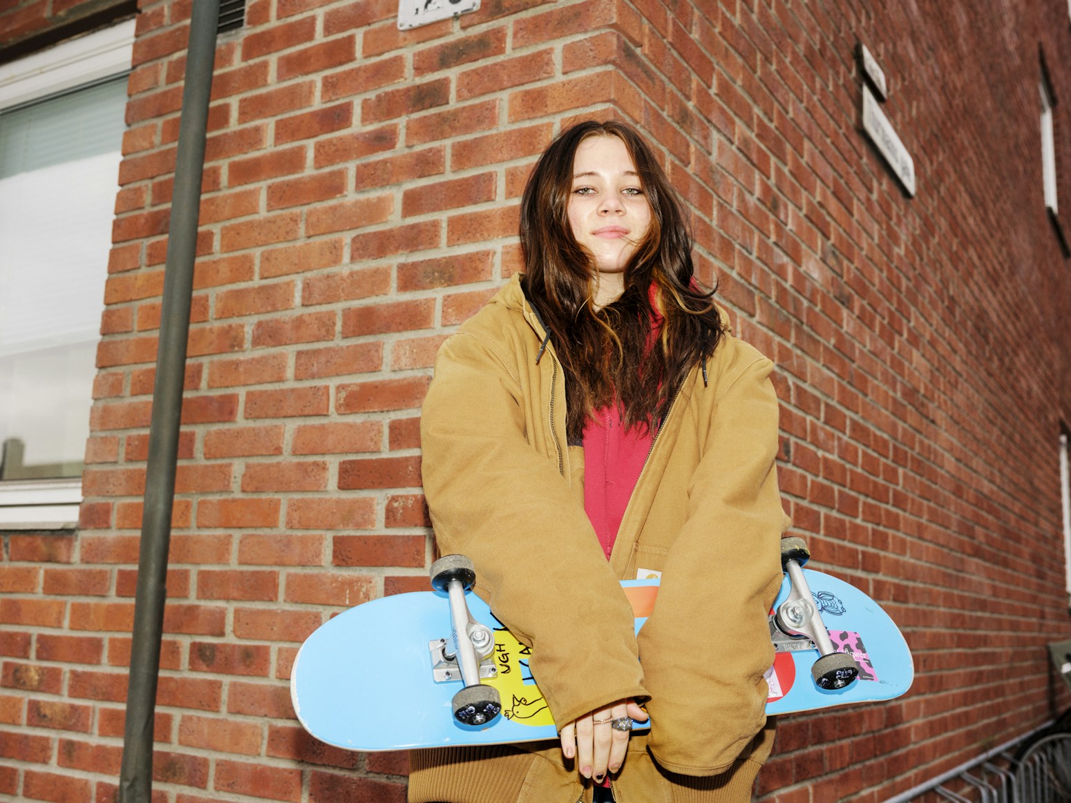 Barneombudet: jente med skateboard